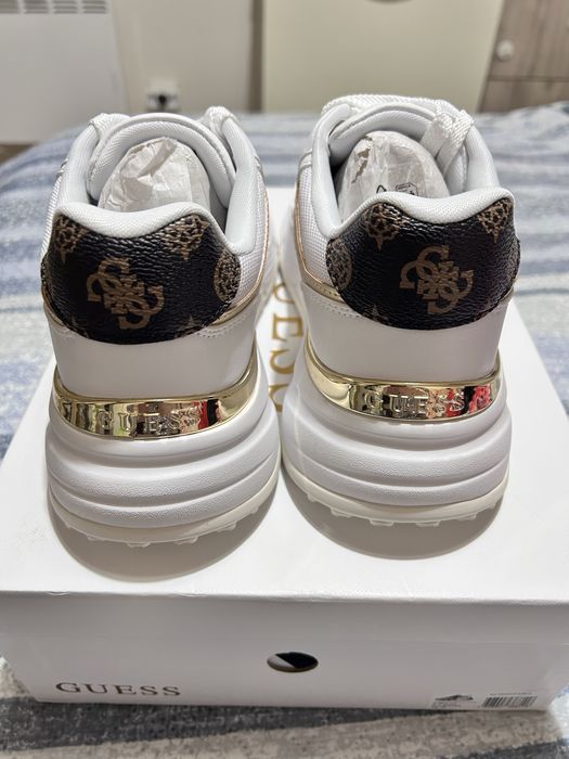 Дамски маратонки Guess