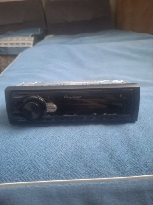 Продам магнитофон Pioneer MVH-S145BT