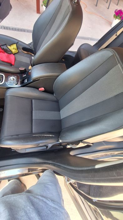 Ofer servicii de detailing auto