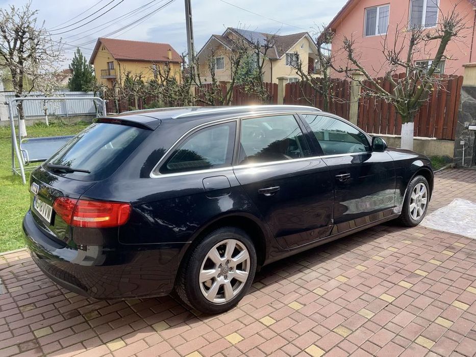 Vand/schimb a4b8 1.8 tfsi 160 de cai ,automata ,sitem audio bang&olufsen,senzori fata spate ,benzinara 2009 an