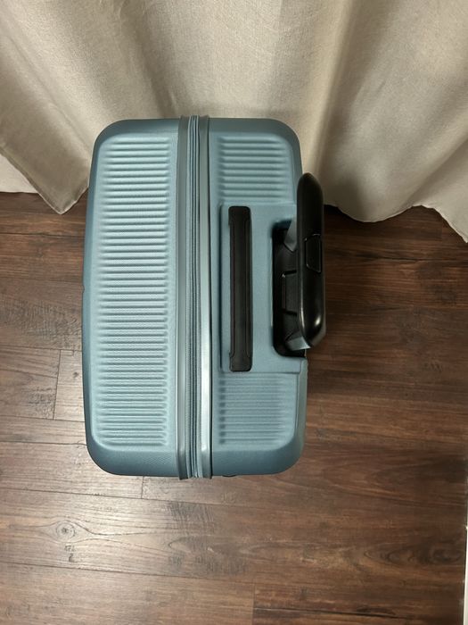 Куфар твърд голям, нов