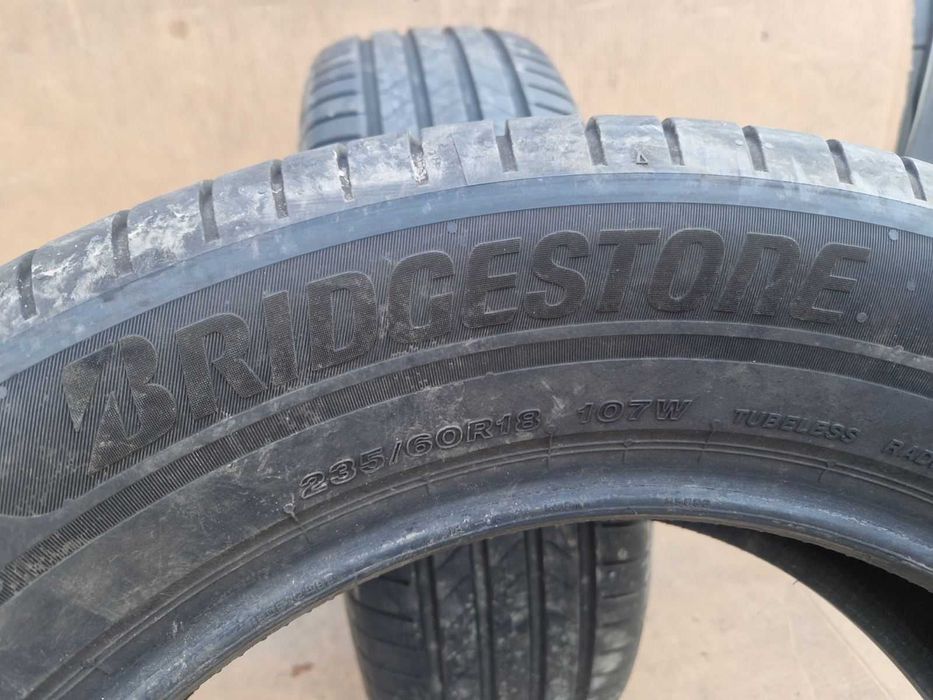 2 Bridgestone R18 235/60 Летни гуми  DOT2023