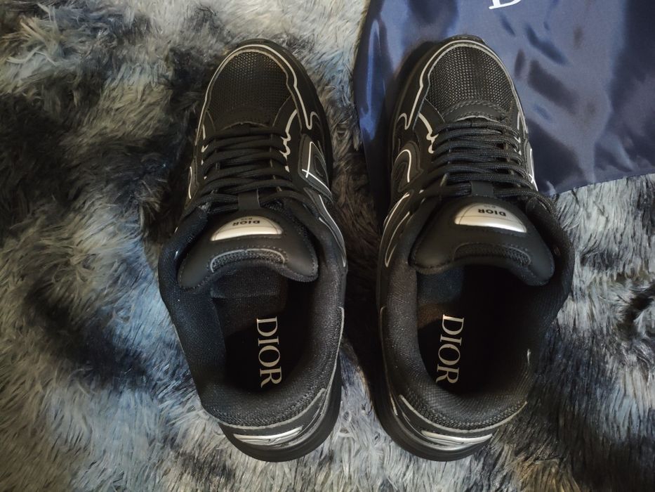 Кроссовки от Dior