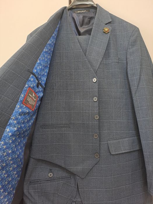 Костюм мужской...