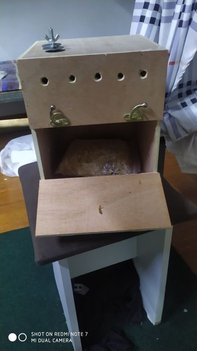 Гнездо для попугаев