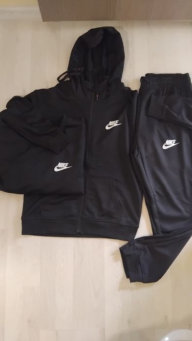 Trening dama și barbati Nike din 3 piese
