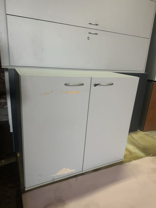 Шкафчета секции и бюра