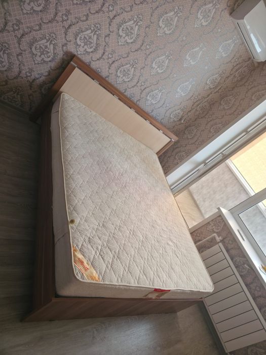 Кровать двуспалка с матрасом всего за 10к