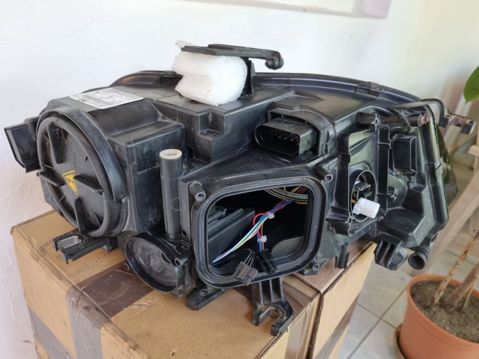 Far xenon original Audi A4 b8 stînga 8K0 941 003P