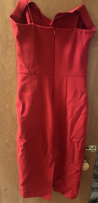 Продам два платья и комбинезон