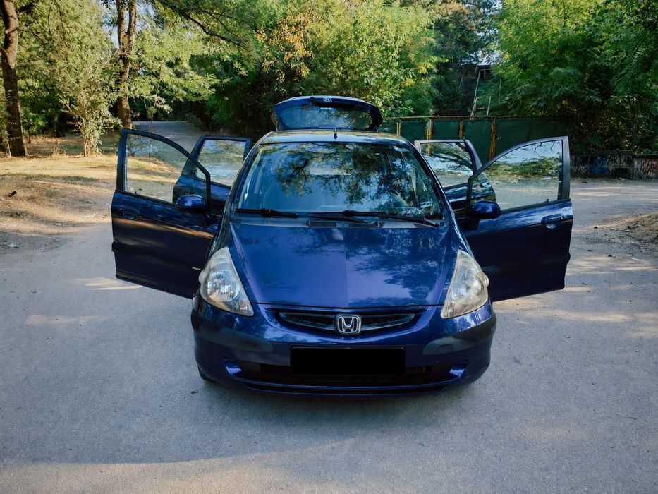 Honda Jazz 1.2 бензин – климатик, икономична и добре поддържана