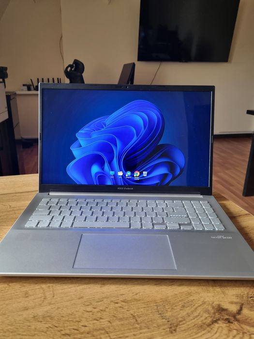 Asus vivobook 16