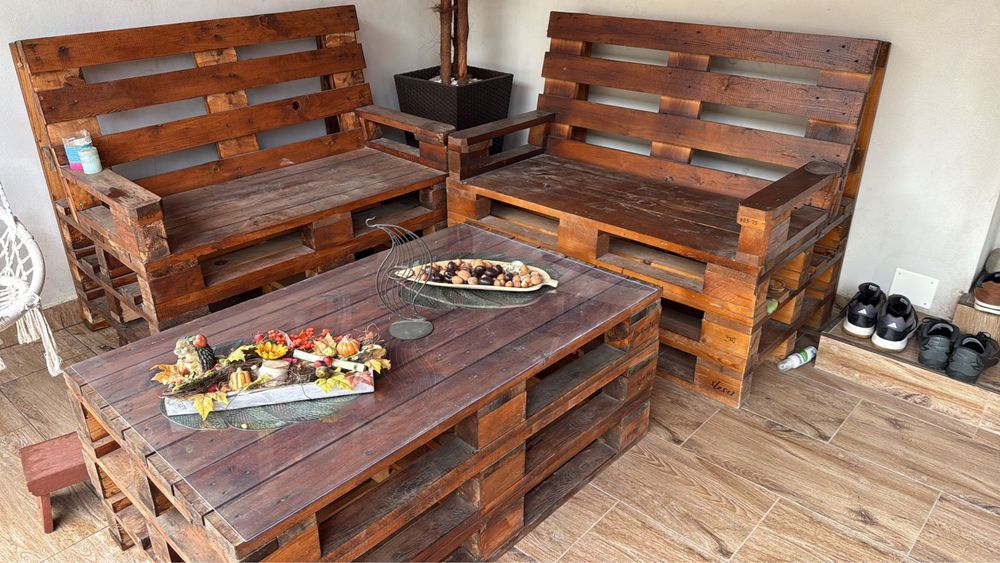 Vand mobilier din paleti