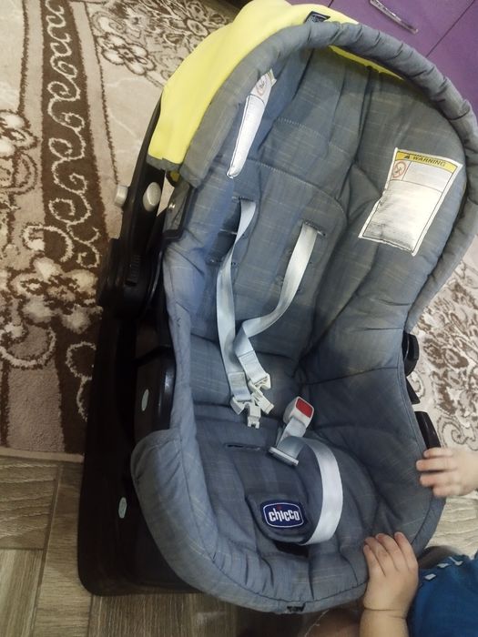 Продам автокресло chicco