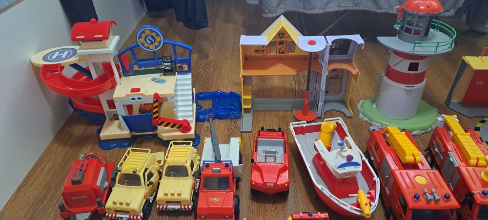 Vand jucarii Pompierul Sam