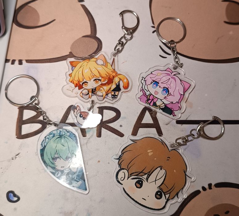 Брелки с разными персонажами