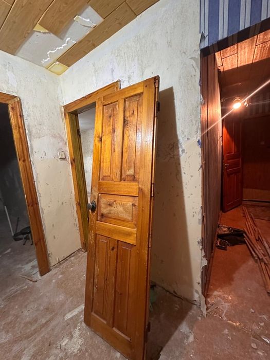Двери рамы отдам бесплатно самамовывоз