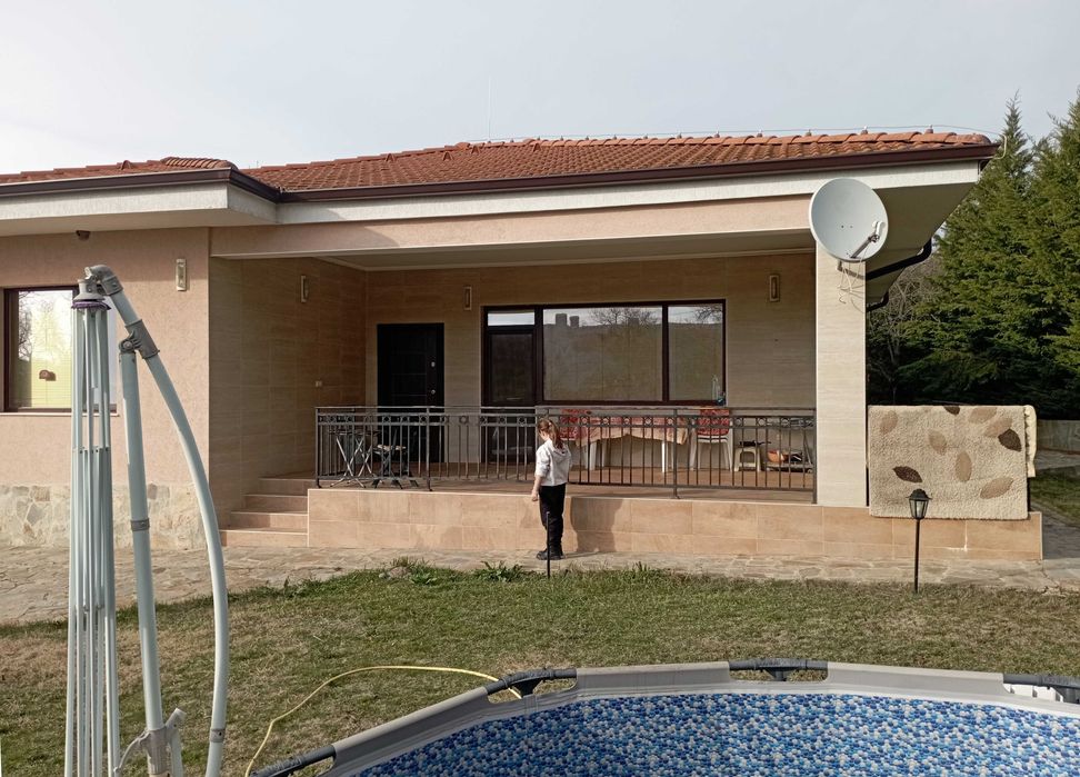 Дава се под наем Къща в Варна, Цветен квартал - 140 кв.м за 1200 € - Снимка #20