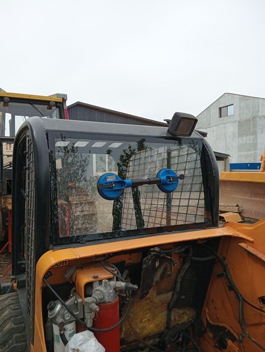 Auto Expert Glass Srl Montaj Parbrize Baia Mare +25km , geamuri/lunete