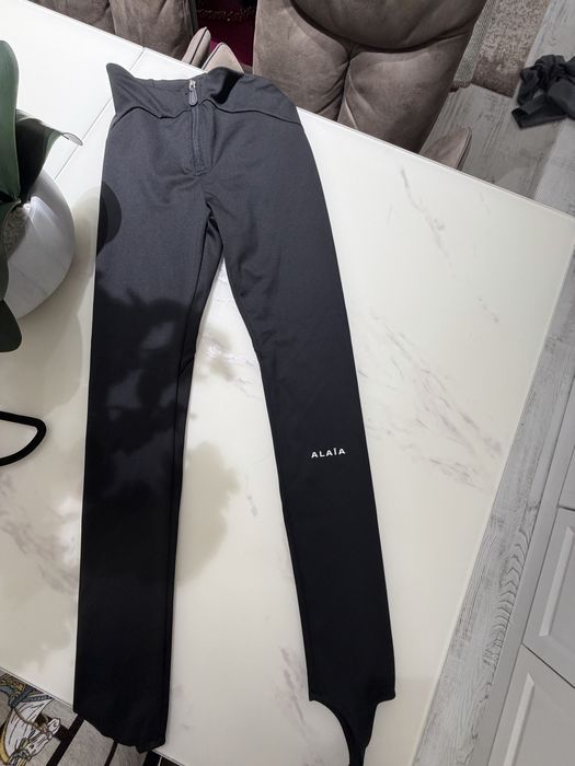 Нов клин Alaia черен цвят