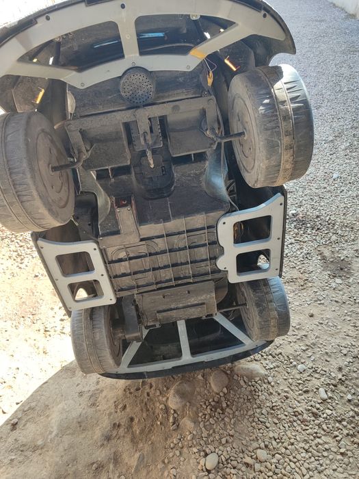 Bolalar mashinachasi srochna sotiladi balonlari yaxshi xolati oʻrta