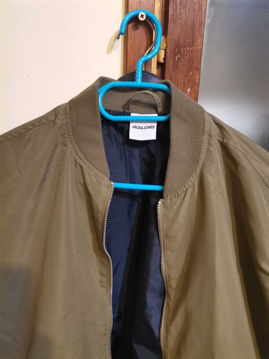 НОВО Jack & Jones - Яке бомбър с джобове с цип