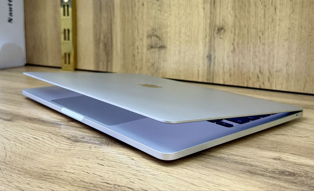 MacBook Pro M1 13” 16/512GB | Silver | 85% Battery | 196 Cycle