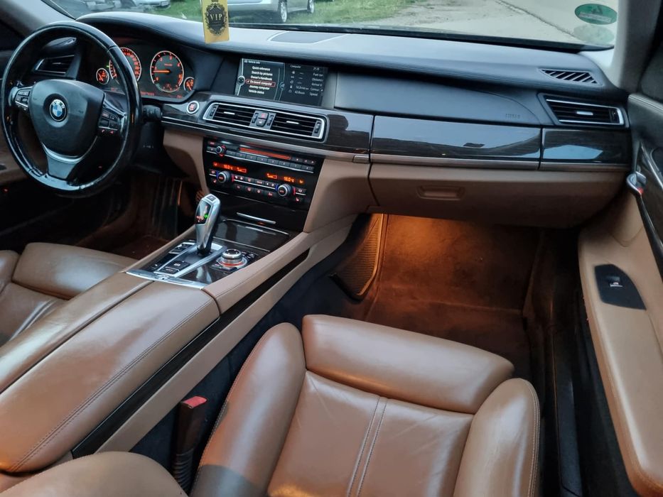 BMW 7 Series 0 — imagine 5