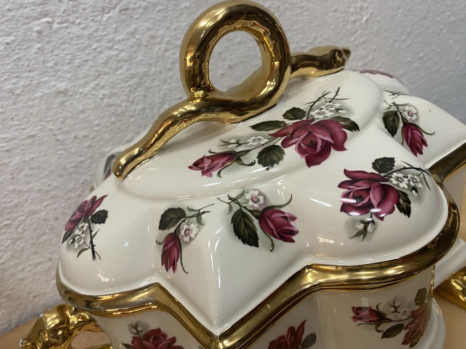 Порцеланов сет на Boch Belgium ваза и кутия за бижута