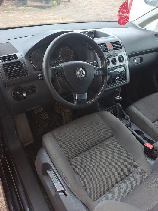 Vând sau schimb touran 1.9 tdi an 2008 Model Facelift