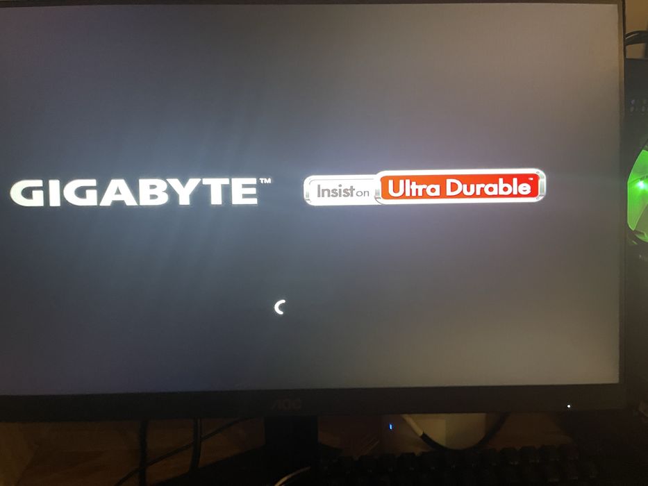 Vand sau schimb pc de gaming