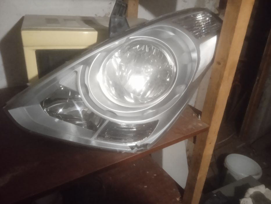 Фара хюндай старекс н1