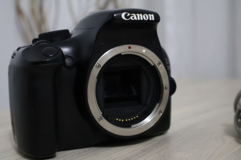 Aparat foto canon eos 1100d