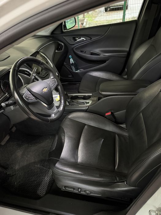 Chevrolet Malibu 2.5 AT • 2018 • белый жемчуг • 117 000 км