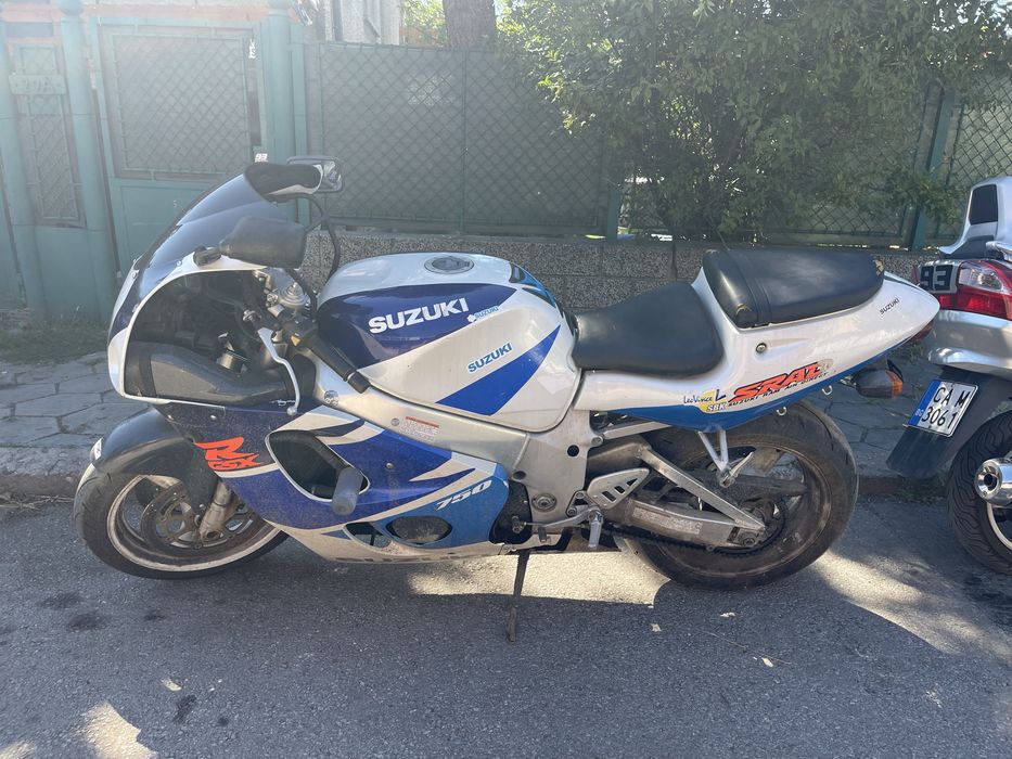 Suzuki SRAD 750i на части