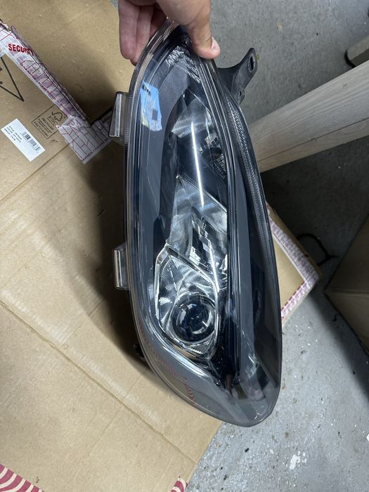 Far stânga led ford fiesta.cod:L1bb-13e015-EH.