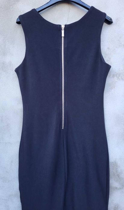 Черна рокля с капси