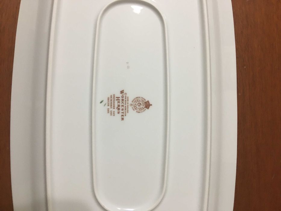 2 броя Английски порцелан- плата за салати и сандвичи