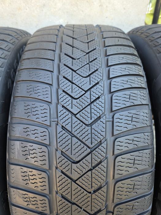 Vand  patru anvelope de iarna pirelli 265 50 19 dot 4524