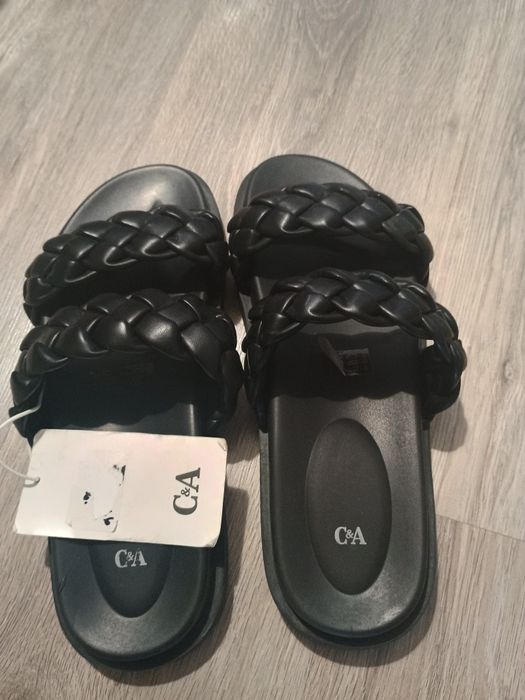 Продавам дамски чехли изкуствена кожа 41 номер