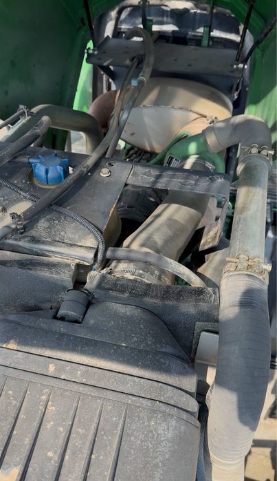 Traktor John Deere  6110 В sotiladi