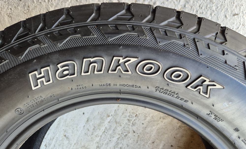 O bucată 255 65 R17 M+S iarnă - una Hankook