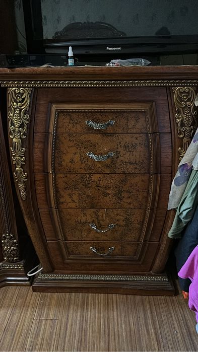 Продам спальний гарнитур.