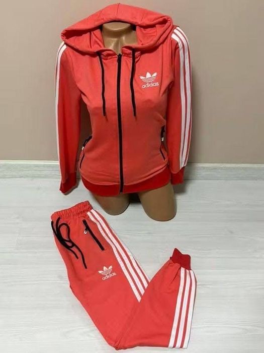 Дасмки екип Адидас