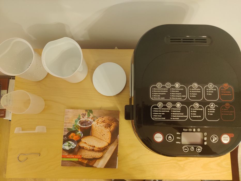 Vând Masina de paine Tefal Pain & Délices PF240,