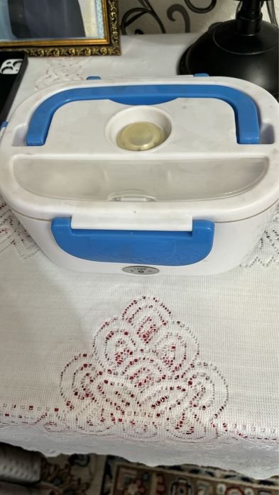 Бокс для еды с ложкой. Есть ем