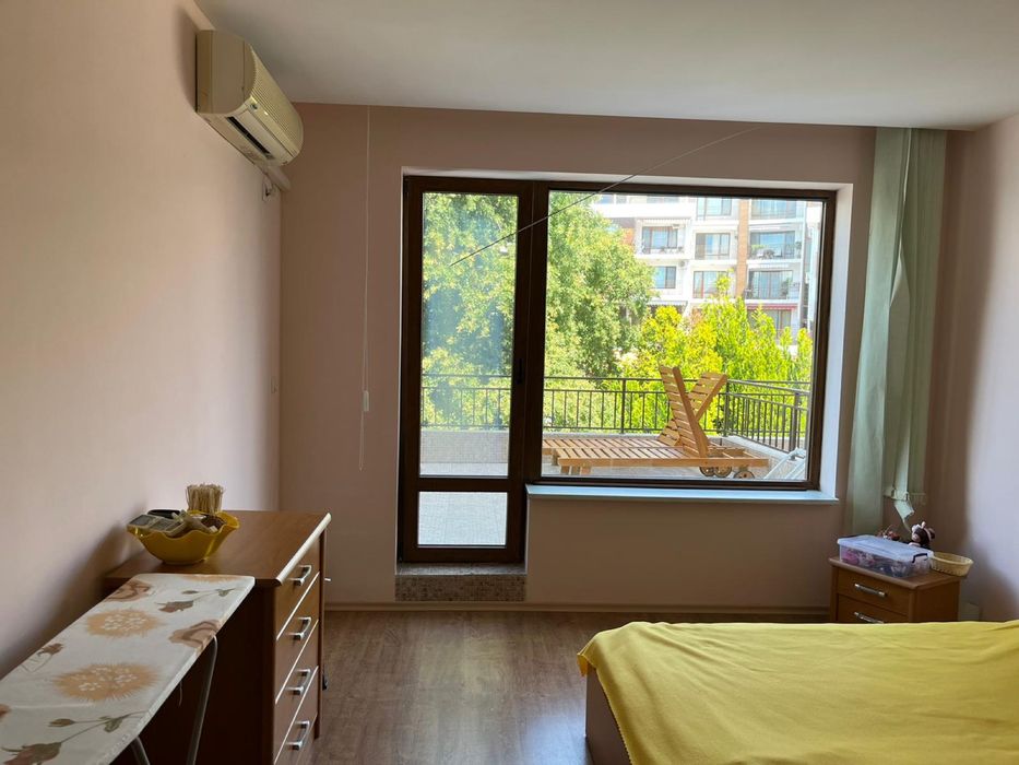 Продава се, 3-стаен, Св. Влас,  Елените, първа линия!