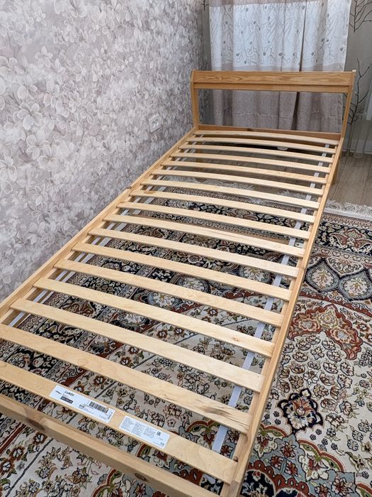 Продаю кровать IKEA с матрасом