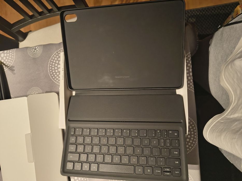 Husa+tastaura huawei 11.5