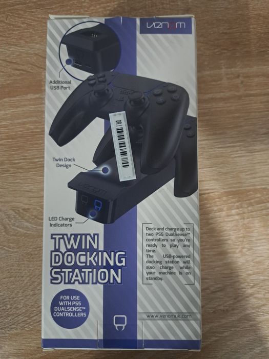 PS5 контролер + Venom докинг станция за 2 контролера – комбо